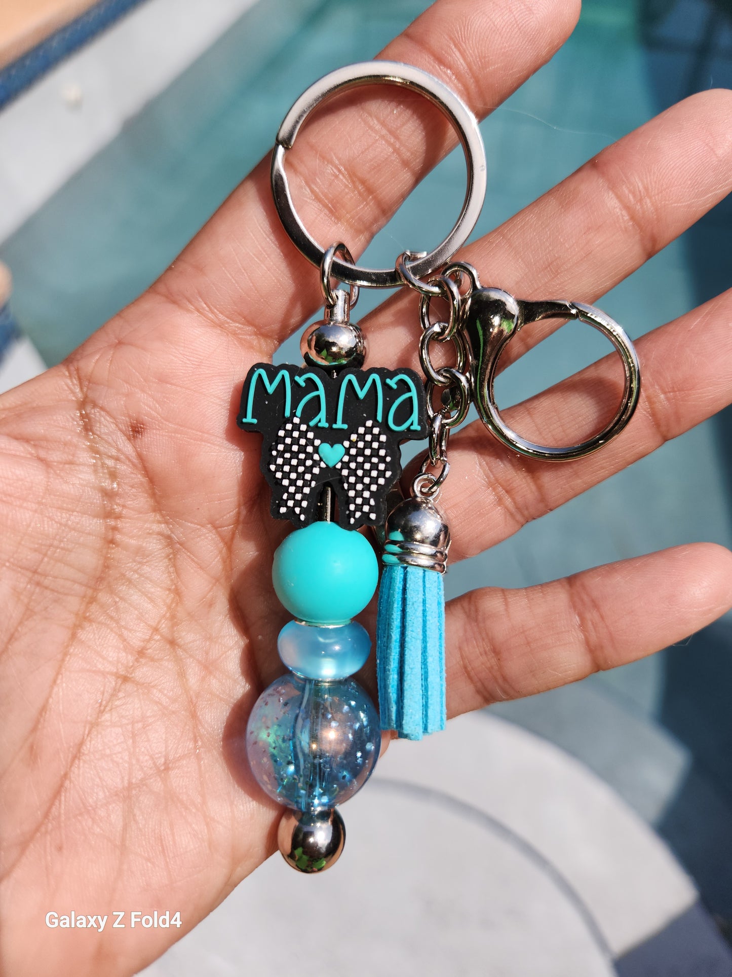 Mama bow keychain